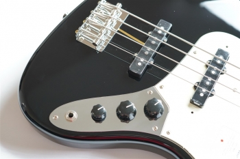 MIJ Traditional 60s Jazz Bass